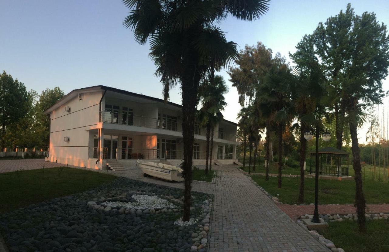 Апартаменты Гостевой Дом Агудзера Nizhniy Gul'ripsh Buitenkant foto